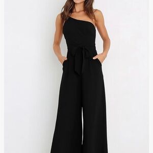 Anrabess cropped wide legged one shoulder (adjustable strap) romper size large.